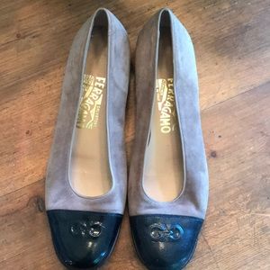 Vintage Ferragamo - Tan / Black Toe